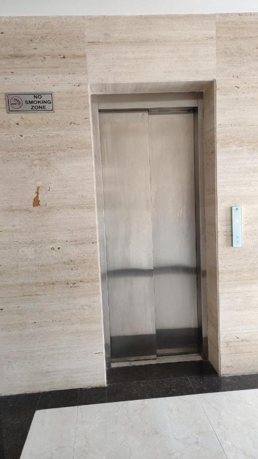 Hotel Poseidon Inn ラクナウ エクステリア 写真